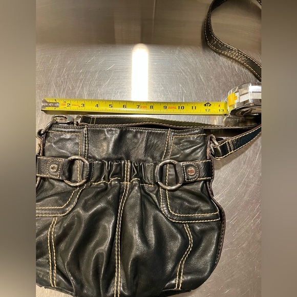 Tignanello Leather crossbody Bag Satchel Black, multiple pockets. - Picture 10 of 14